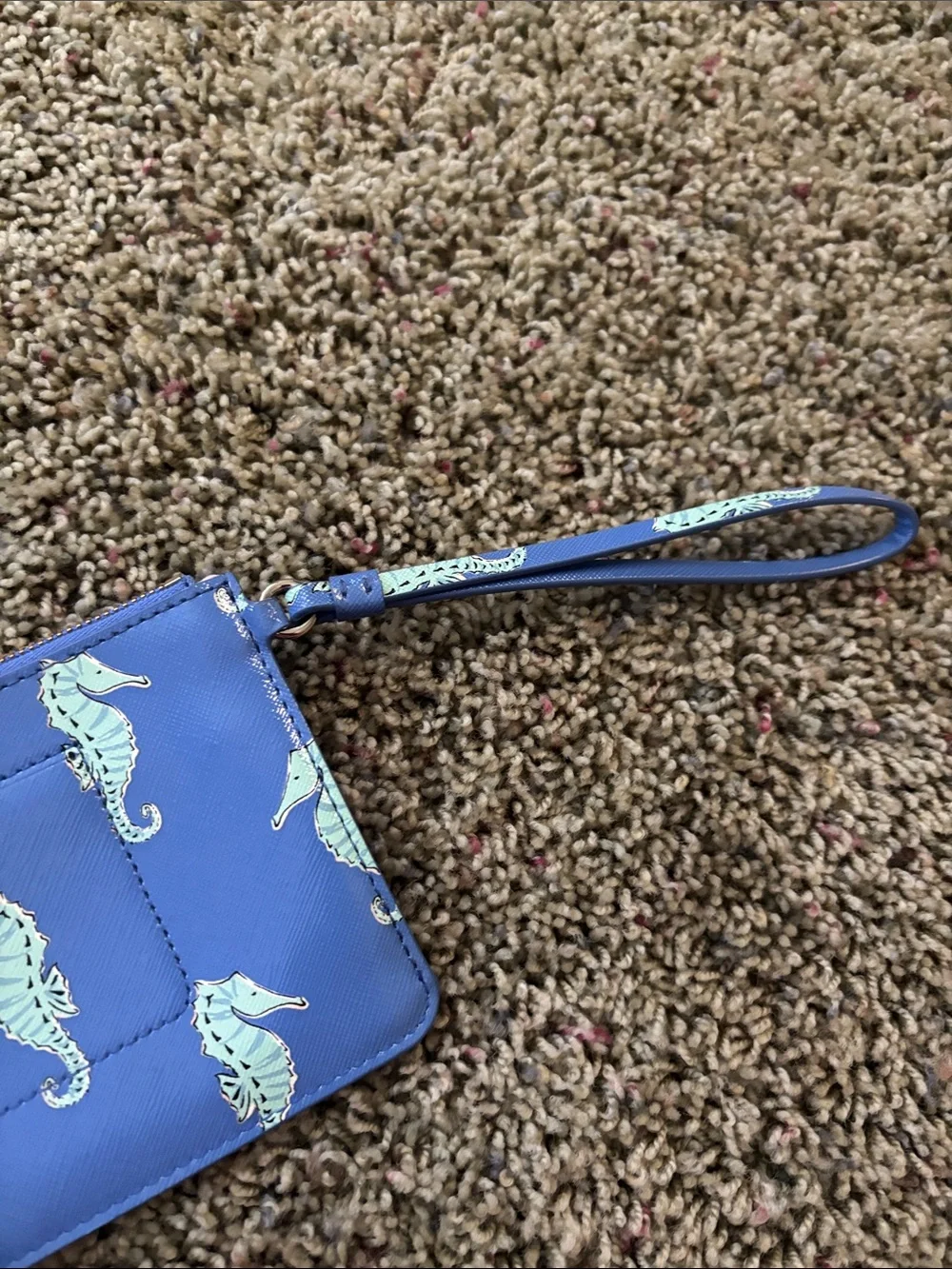 Kate Spade New York Cedar Street Seahorses Slim Bee Wristlet - NWOT
